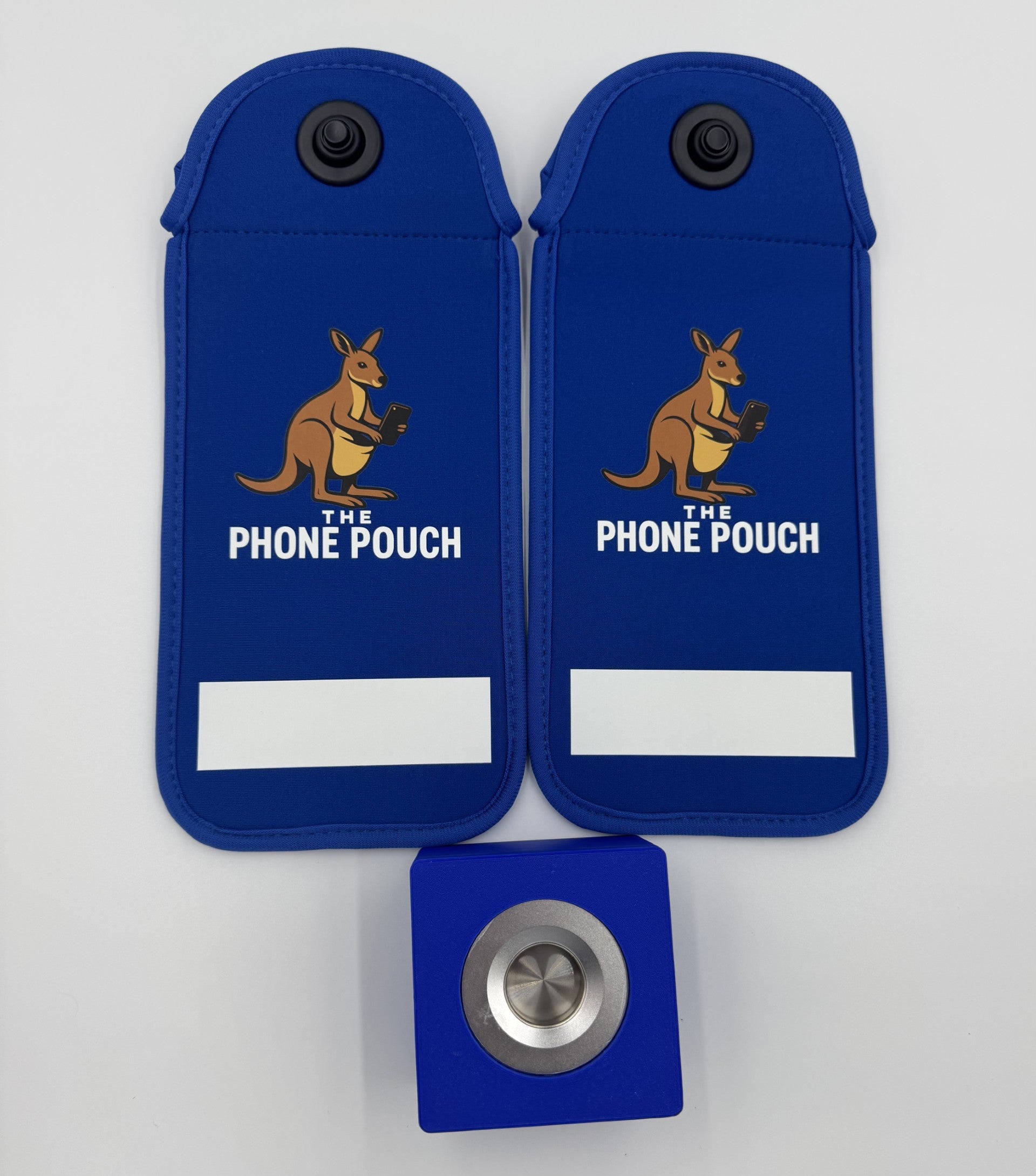2 PHONE POUCHES AND A DARK BLUE GAGNET