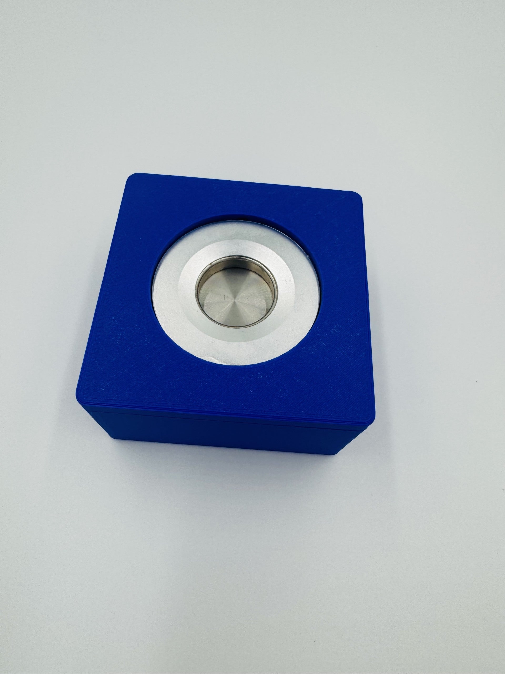 DARK BLUE MAGNET