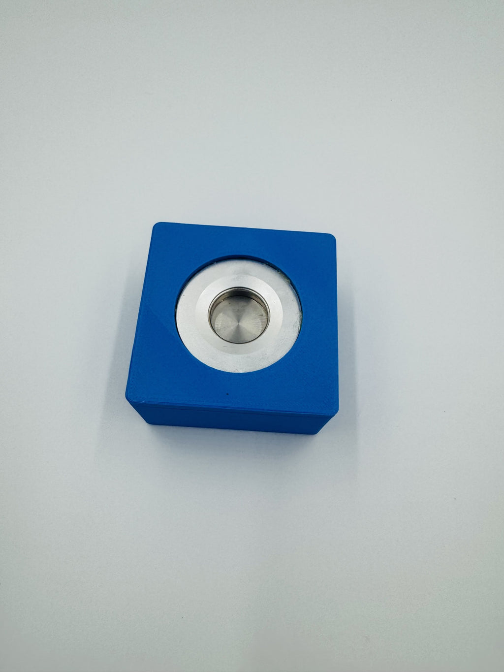 LIGHT BLUE MAGNET
